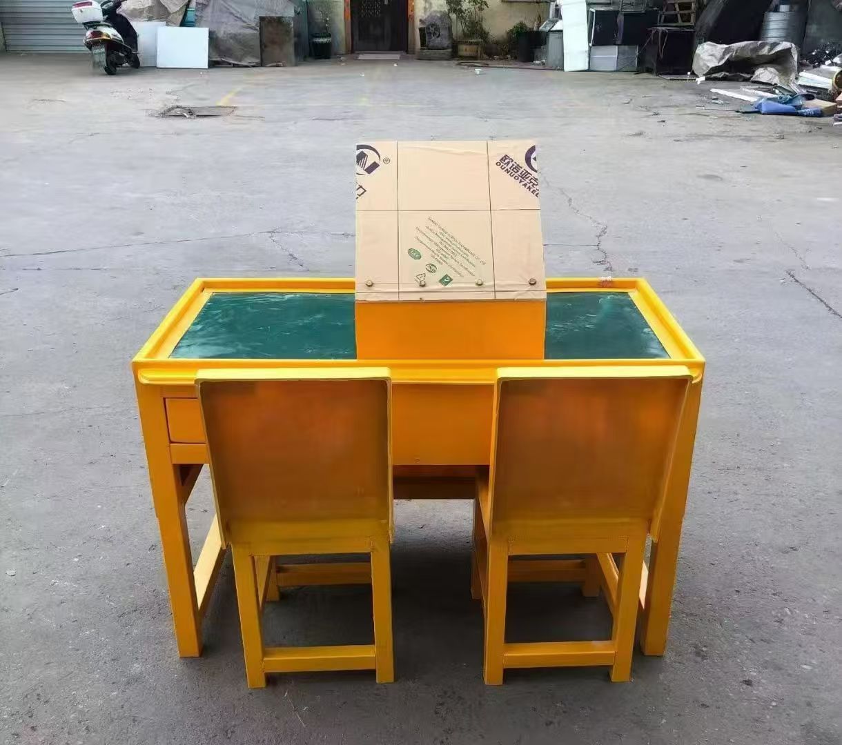 二道江防静电导通桌井下煤矿火工品发放桌：危险品流转的安全守护者